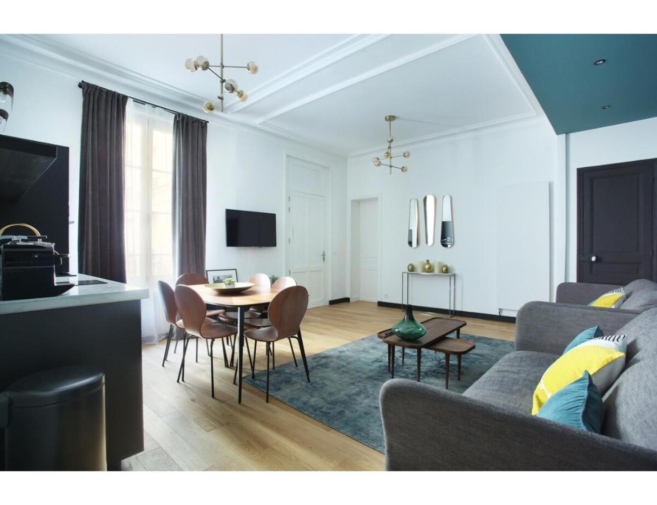 Apartment Champ De Mars - Tour Eiffel By Studio Prestige Paris Eksteriør billede