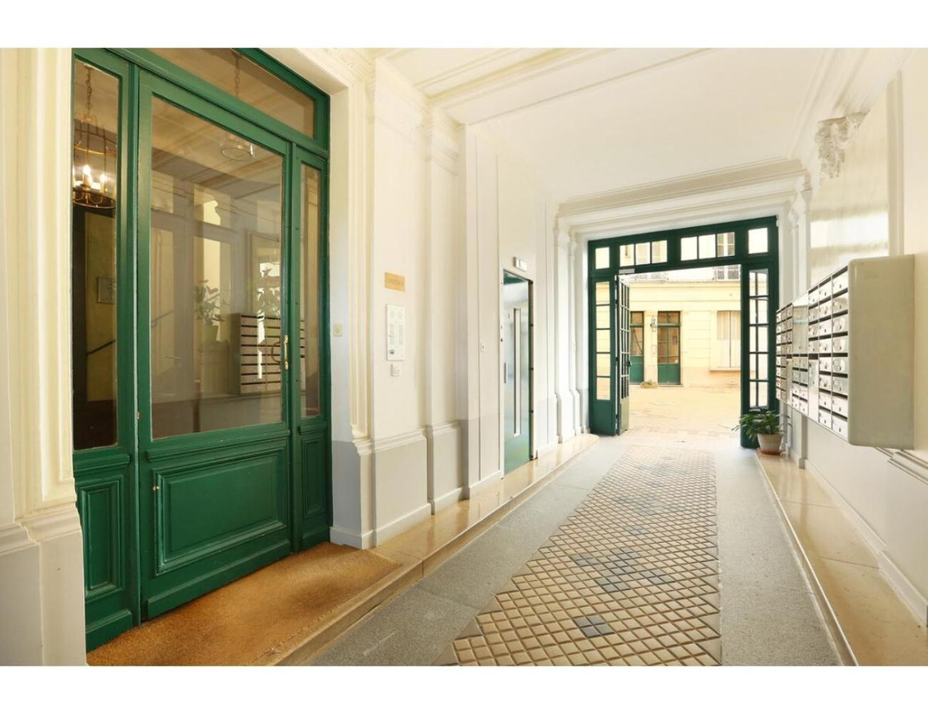 Apartment Champ De Mars - Tour Eiffel By Studio Prestige Paris Eksteriør billede