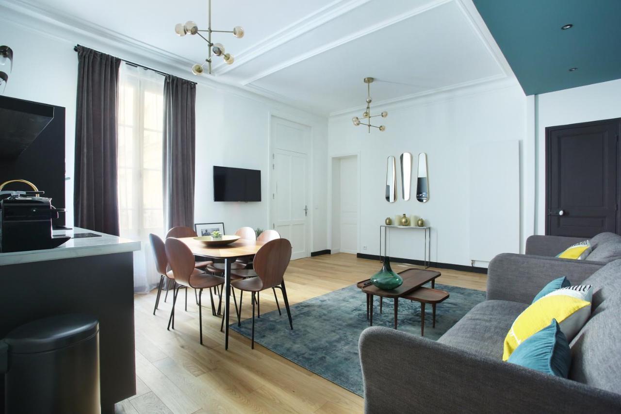 Apartment Champ De Mars - Tour Eiffel By Studio Prestige Paris Eksteriør billede