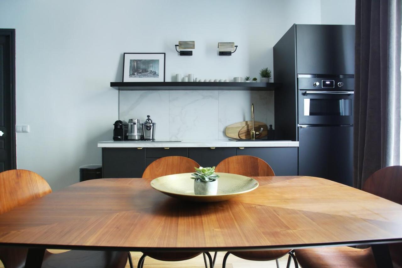 Apartment Champ De Mars - Tour Eiffel By Studio Prestige Paris Eksteriør billede