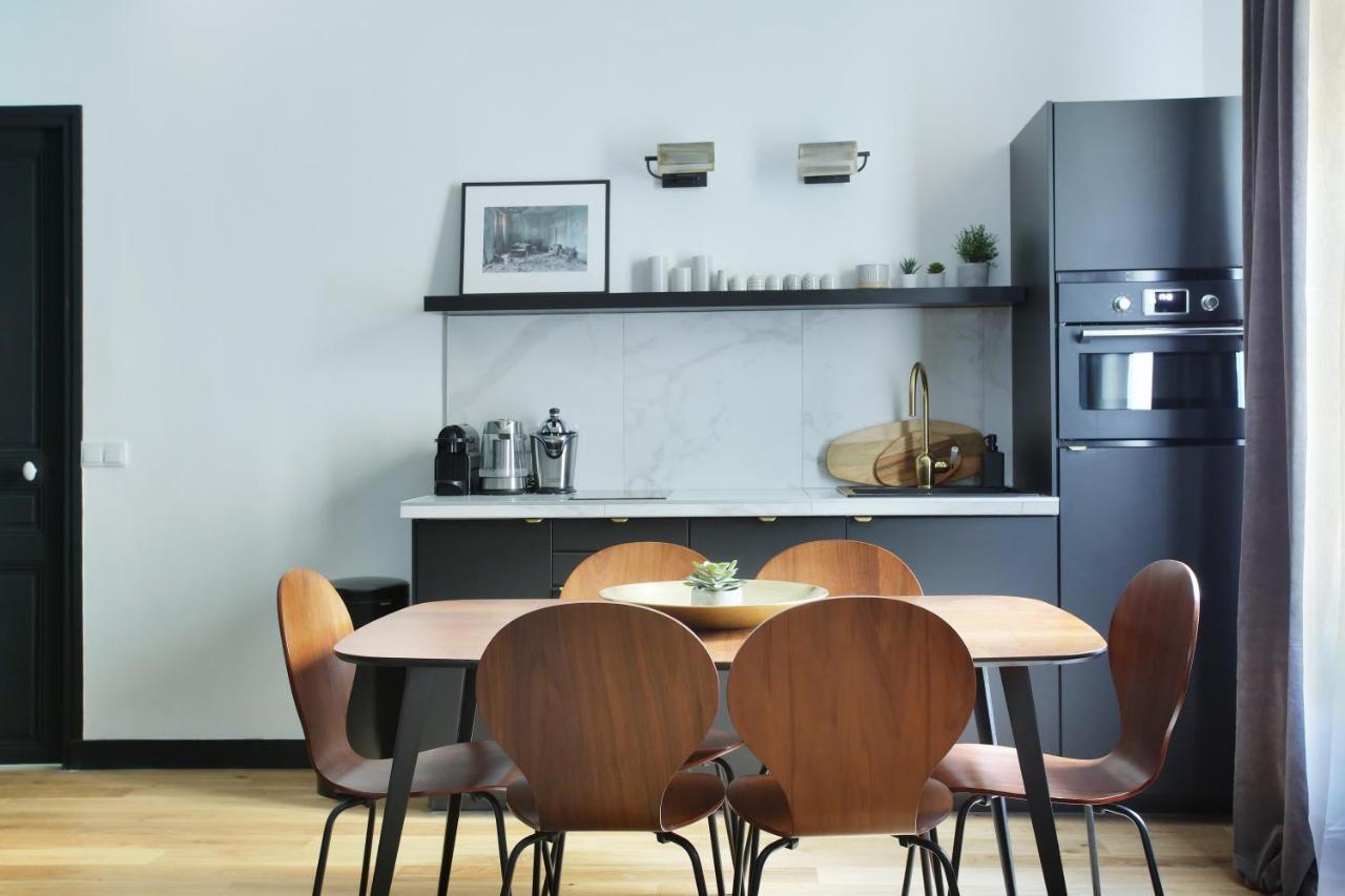 Apartment Champ De Mars - Tour Eiffel By Studio Prestige Paris Eksteriør billede