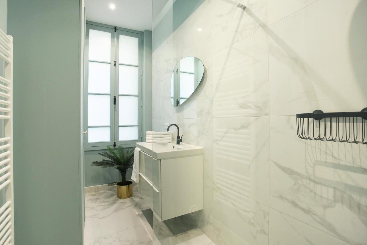Apartment Champ De Mars - Tour Eiffel By Studio Prestige Paris Eksteriør billede