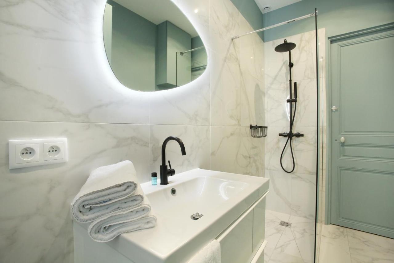Apartment Champ De Mars - Tour Eiffel By Studio Prestige Paris Eksteriør billede